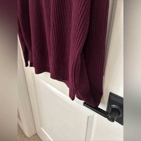 Splendid Woman’s Sz M Burgundy Boxy Oversized Ribbed Knit Boatneck Sweater - Picture 3 of 7